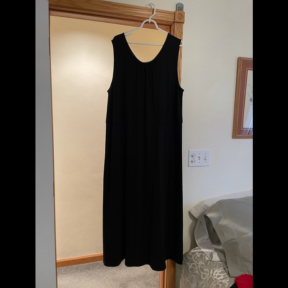 Talbots Dresses & Skirts - Talbots sleeveless black maxi dress with keyhole front and elastic waist